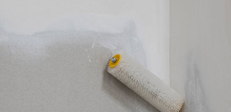 界面處理劑主要用于室內(nèi)裝飾裝修墻面的基層處理，也適用于室內(nèi)地面加固的封閉處理。